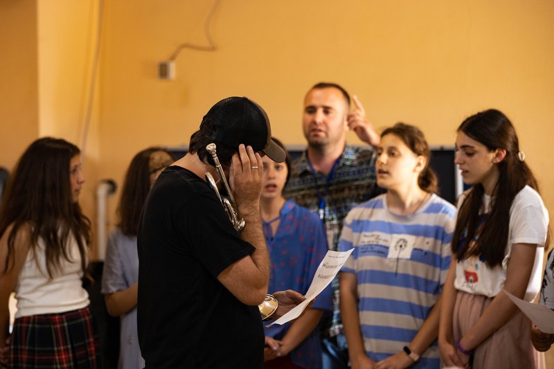 Orkiestra Klezmerska Teatru Sejneńskiego w Gruzji 10