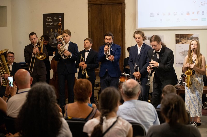 Orkiestra Klezmerska Teatru Sejneńskiego w Gruzji 12